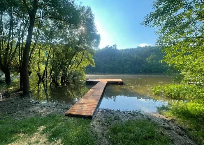בקתה Family Fishing Hut *